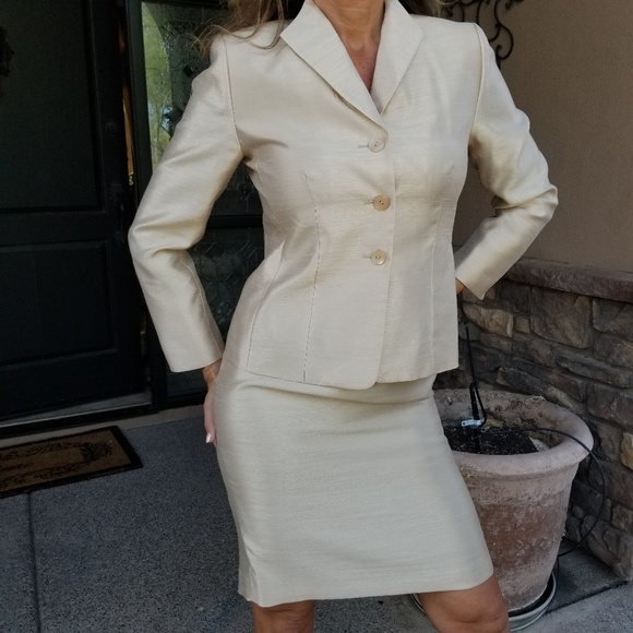 Le Suit Dresses & Skirts - MOB PAGEANT INTERVIEW SUIT LE SUIT Sz 4P
